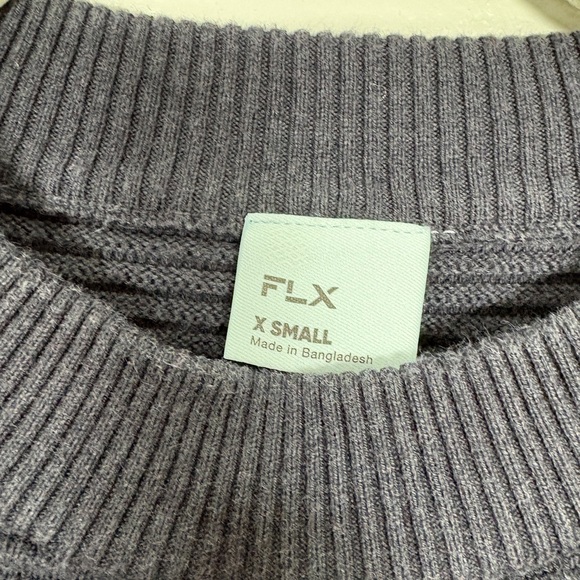 Women's Navy Ribbed Sweater - Picture 4 of 5